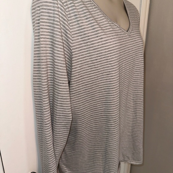 Soft Surroundings Striped Gray Long Sleeve Womens Top #1762 - Picture 4 of 8